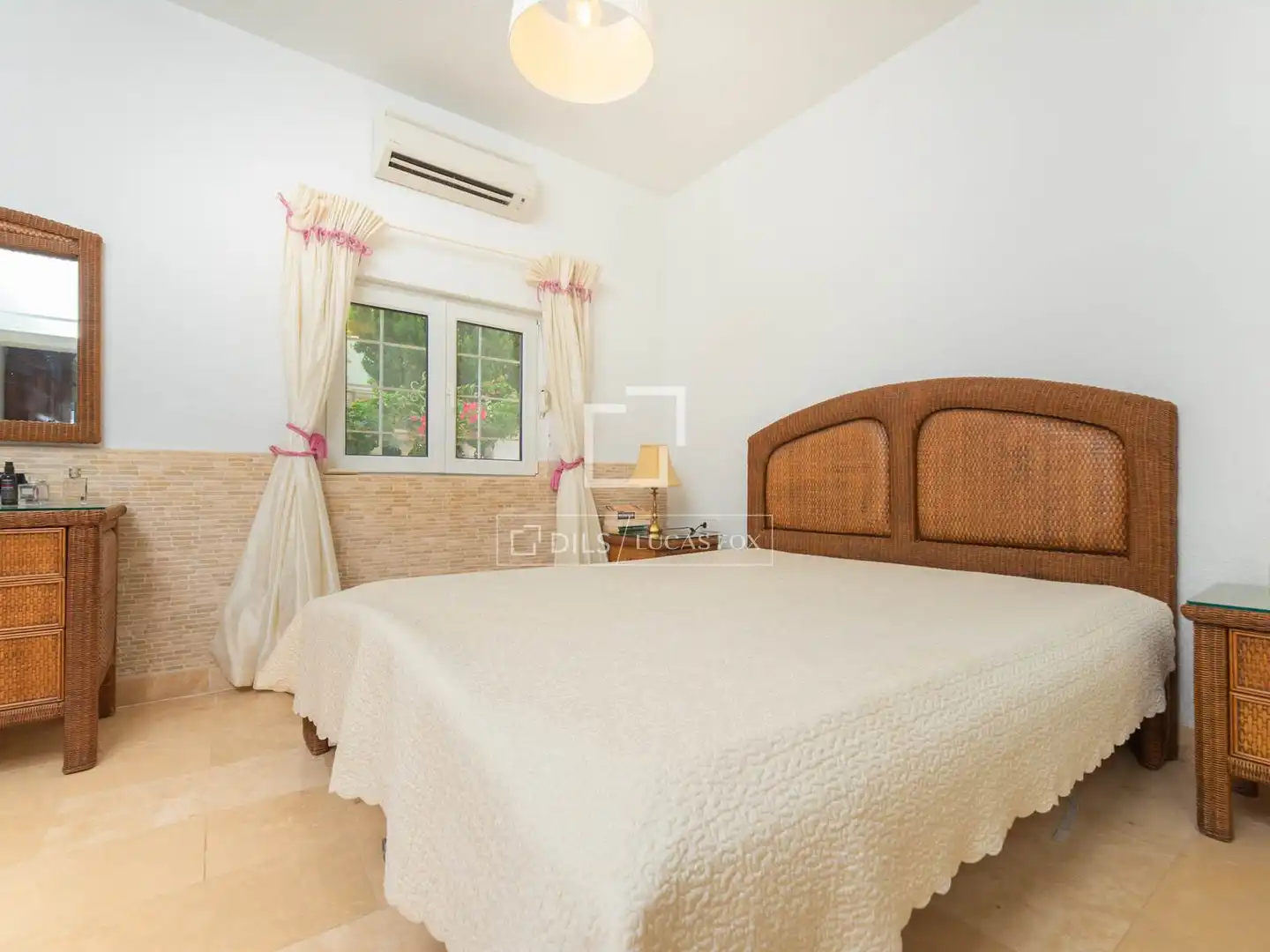 Schlafzimmer von Country house zum Verkauf in Sant Josep de sa Talaia mit Klimaanlage, Privatgarten und Terrasse