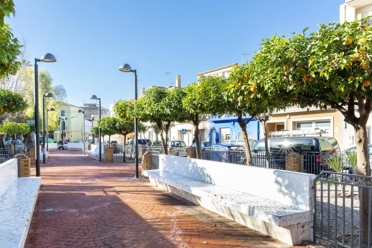 Vista exterior de Casa adosada en venda en Sollana amb Calefacció, Terrassa i Balcó