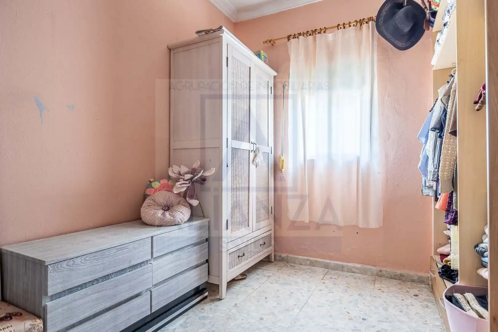 Dormitori de Casa adosada en venda en Camas amb Aire condicionat, Traster i Balcó