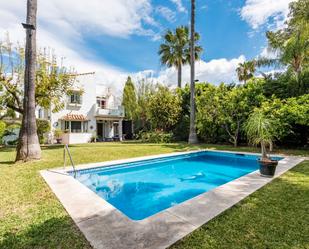 Jardí de Casa o xalet en venda en Estepona amb Aire condicionat, Terrassa i Moblat