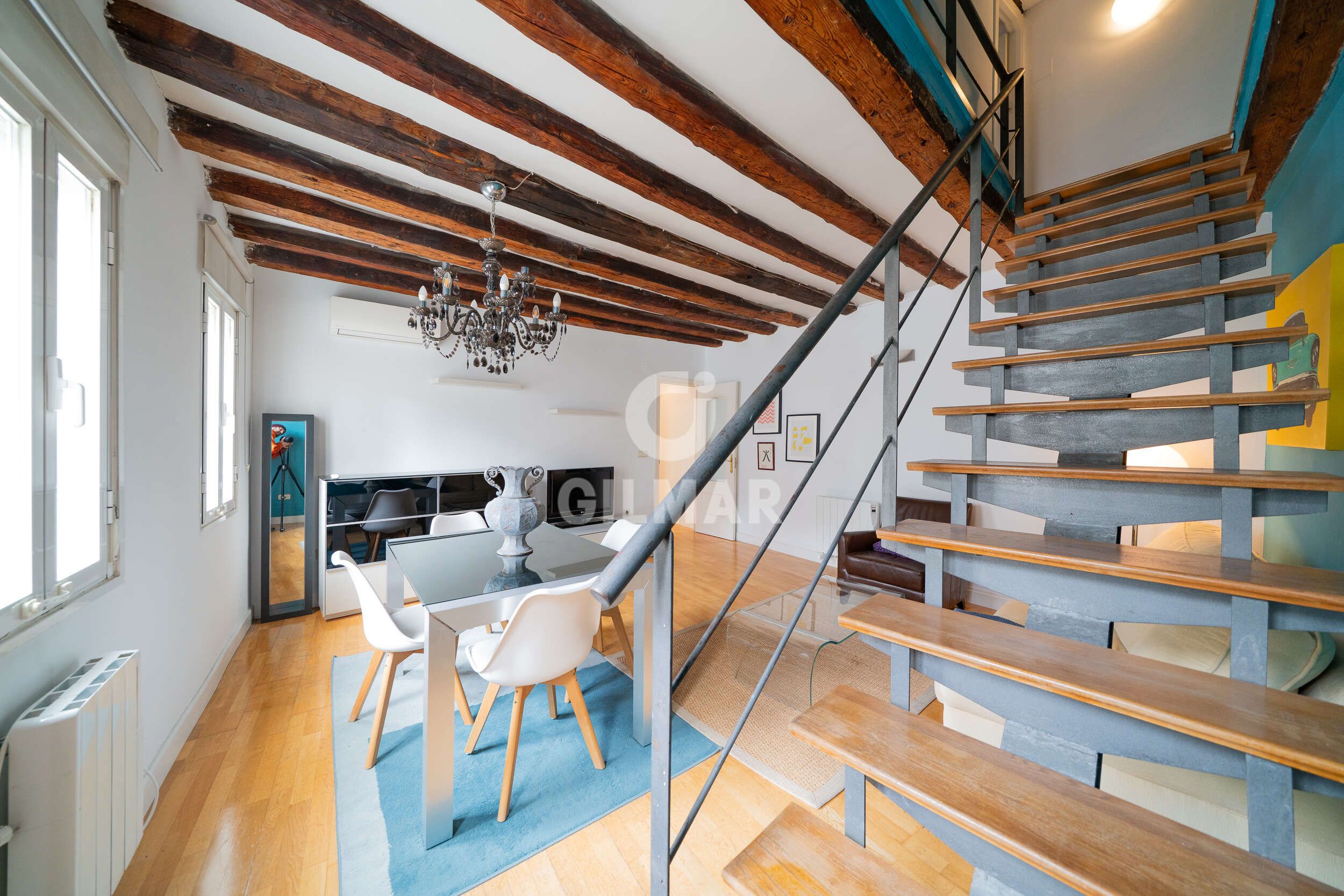 Sala d'estar de Pis en venda en  Madrid Capital amb Calefacció i Piscina