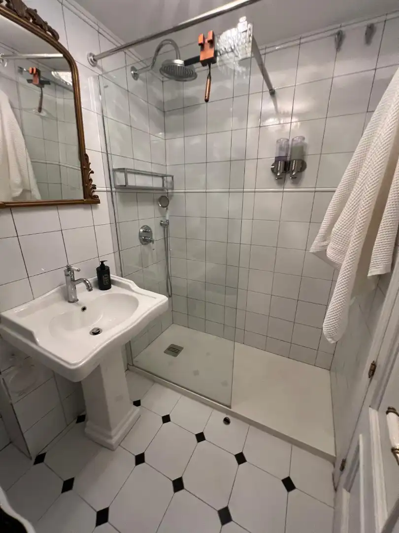 Baño de Apartamento en venta en Benidorm con Aire acondicionado, Amueblado y Horno