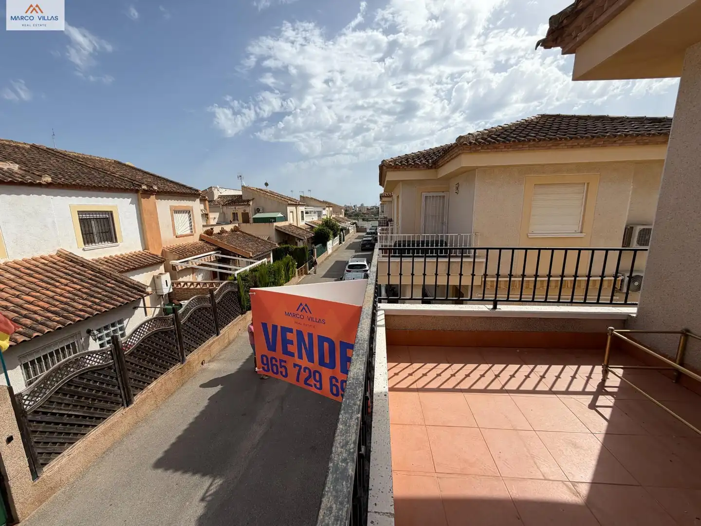 Vista exterior de Casa adosada en venta en Guardamar del Segura con Jardín privado, Terraza y Amueblado