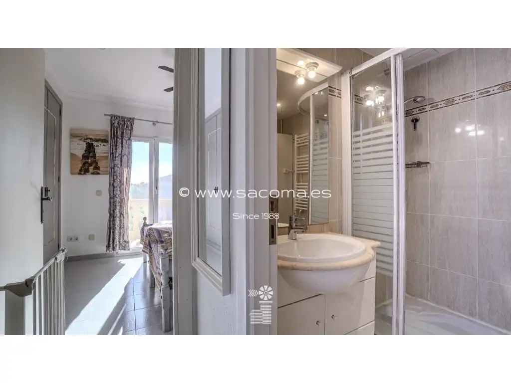Bathroom of Houses for sale in Sant Llorenç des Cardassar  with Air Conditioner, Terrace and Balcony
