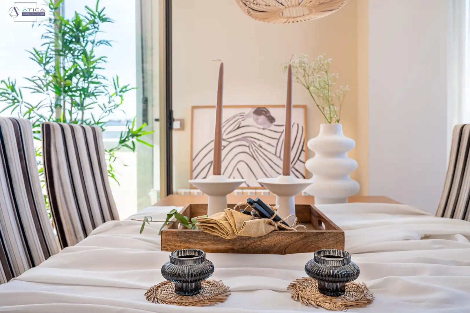 Wohnzimmer von Dachboden zum Verkauf in Santander mit Heizung, Privatgarten und Parkett