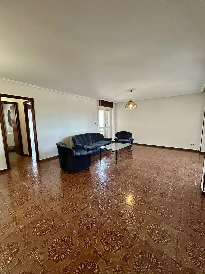 Sala d'estar de Pis en venda en Laredo amb Calefacció i Terrassa