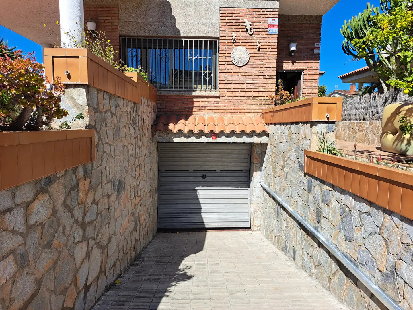 Parking de Casa o chalet en venta en Cunit con Aire acondicionado, Calefacción y Jardín privado