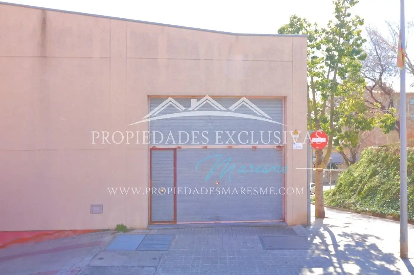 Vista exterior de Nave industrial en venta en El Masnou con Calefacción