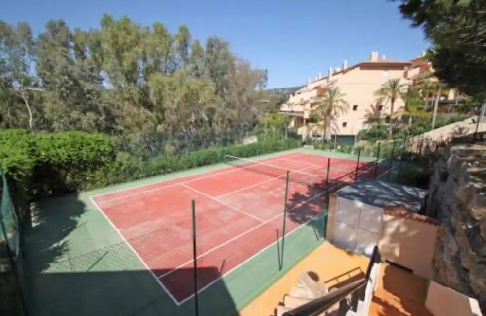 Apartament amb piscina en venda a Nueva Andalucía, imagen 3