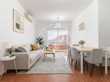 Piso con balcón en venta en Av. de la Pianista Martínez Carrasco