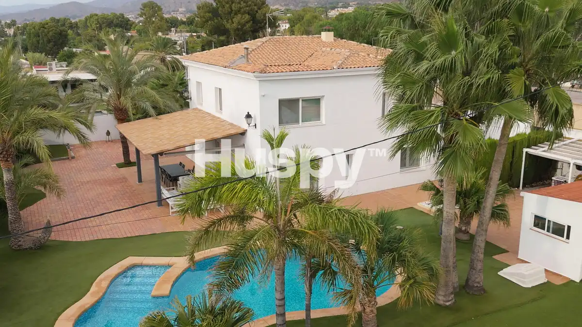 Casa con terraza en venta en Partida Salinetes Baixes