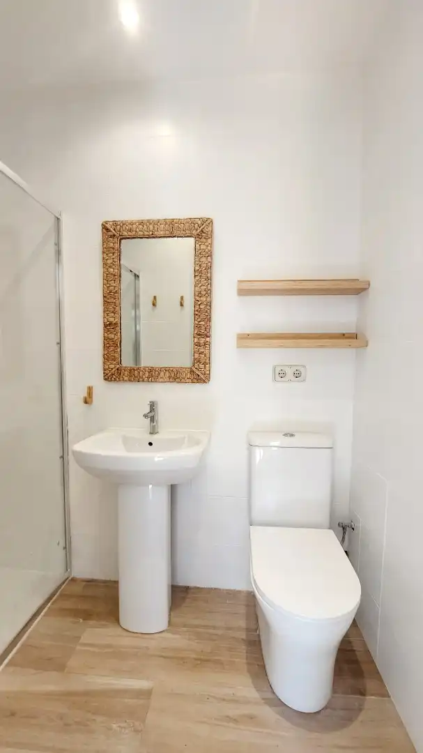 Baño de Casa o chalet de alquiler en Madrid con Aire acondicionado, Calefacción y Jardín privado