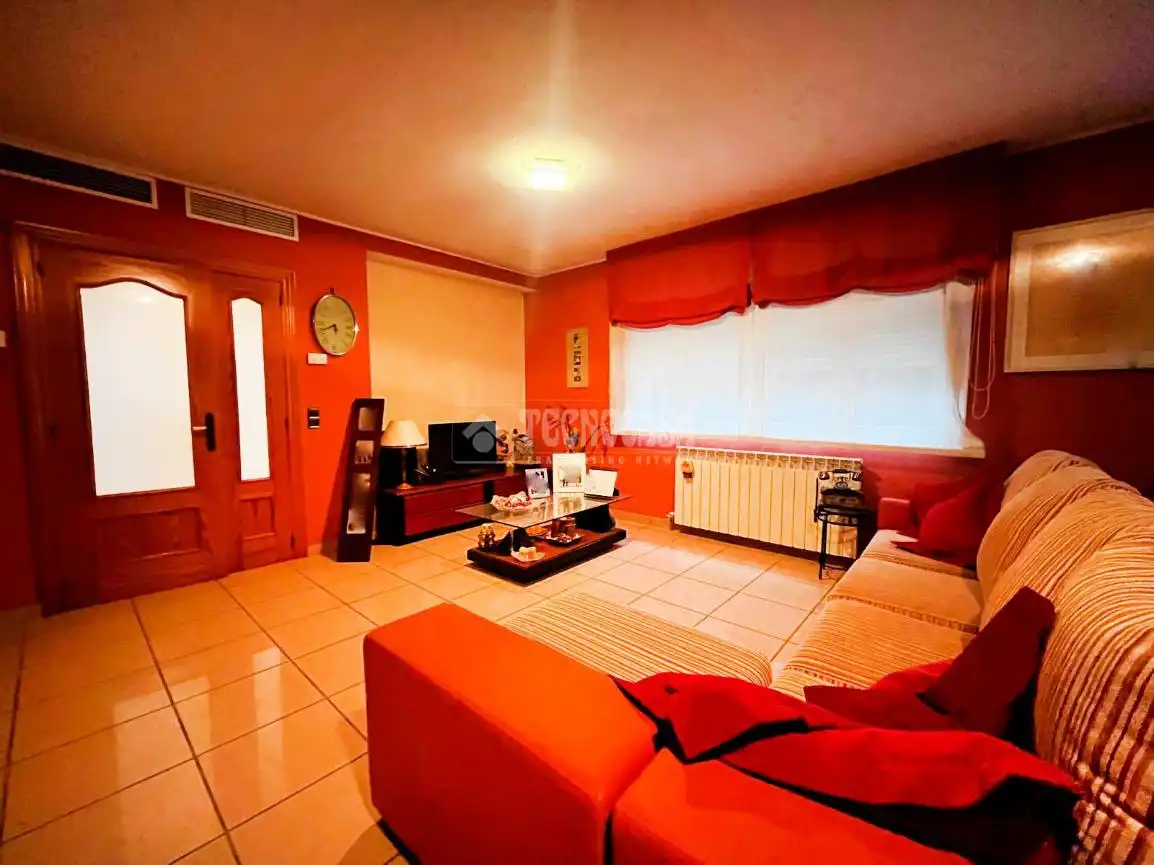 Sala de estar de Casa adosada en venta en Sobradiel con Calefacción y Jardín privado