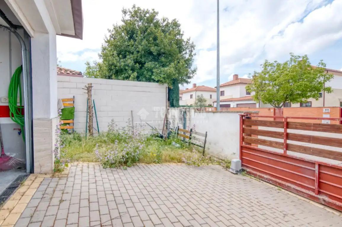 Casa o chalet en venta en Castellanos de Moriscos con Aire acondicionado, Calefacción y Jardín privado