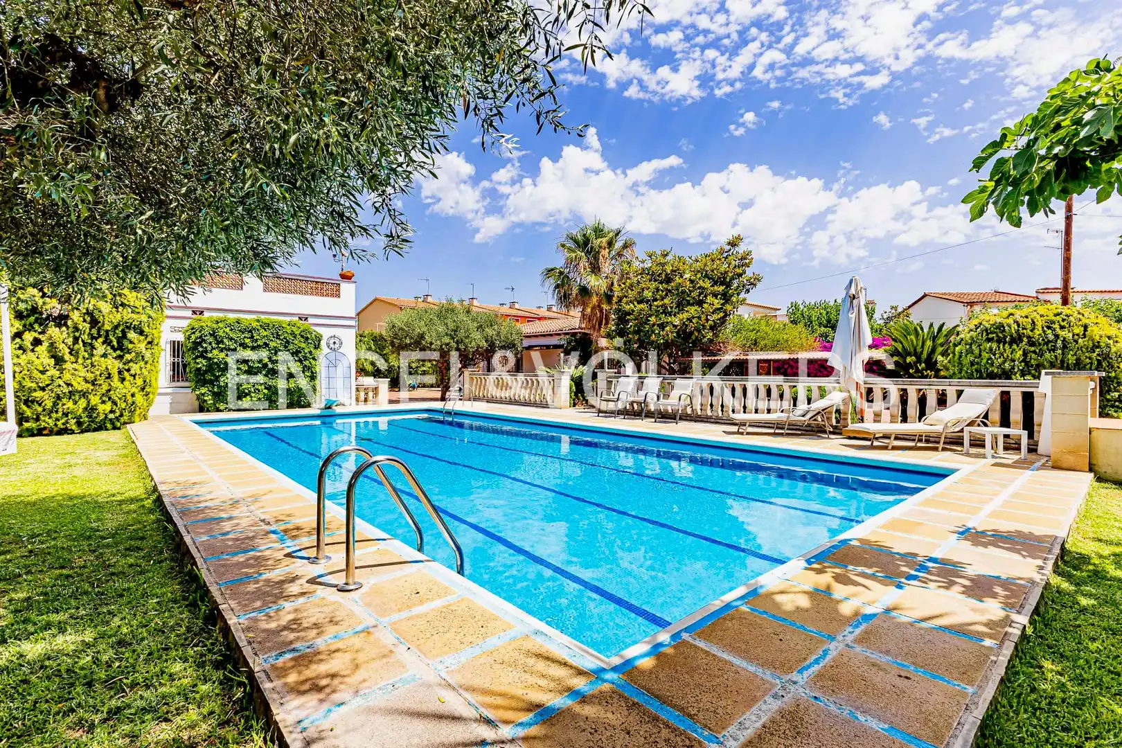 Piscina de Casa o xalet en venda en Torredembarra amb Aire condicionat, Calefacció i Jardí privat