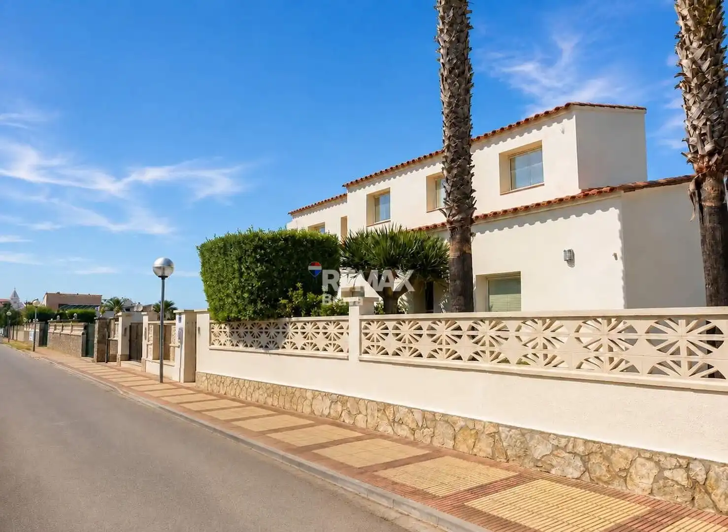 Vista exterior de Casa o xalet en venda en Roses amb Aire condicionat, Calefacció i Jardí privat