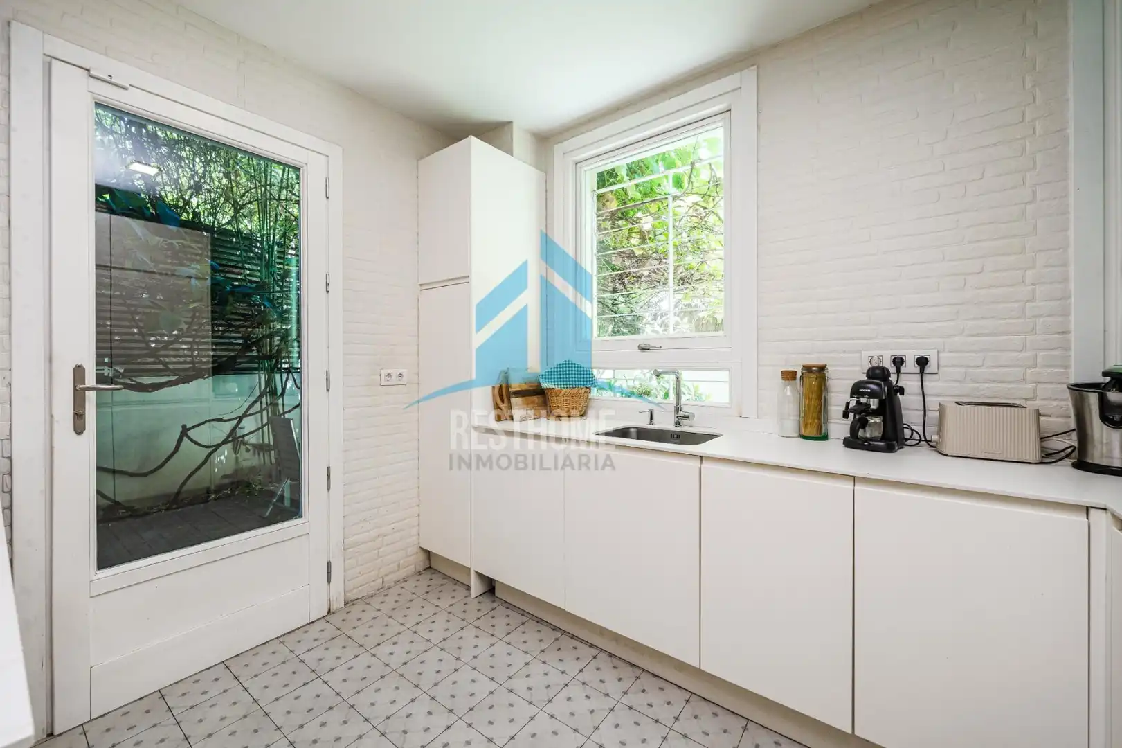 Cocina de Casa o chalet en venta en Madrid con Calefacción, Jardín privado y Parquet
