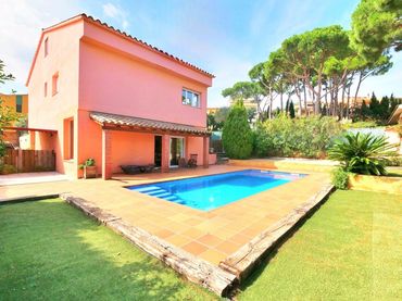Casa con piscina in vendita a Mont-ras