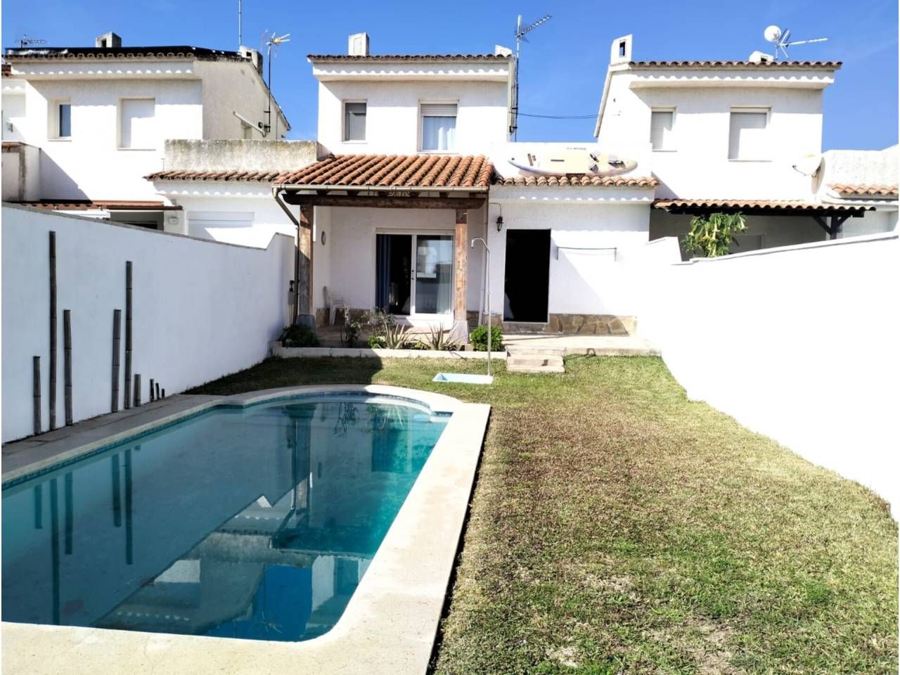 Single-family semi-detached for sale in Calle Deessa Ísis, El Casalot