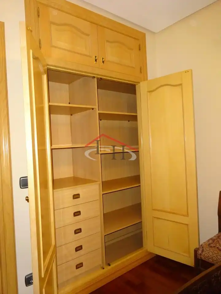 Schlafzimmer von Wohnung zur Miete in León Capital  mit Heizung, Parkett und Terrasse