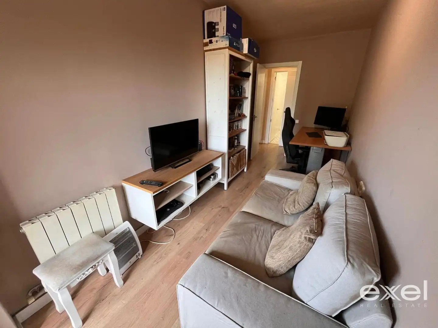 Sala de estar de Piso en venta en Sant Joan Despí con Aire acondicionado, Calefacción y Parquet