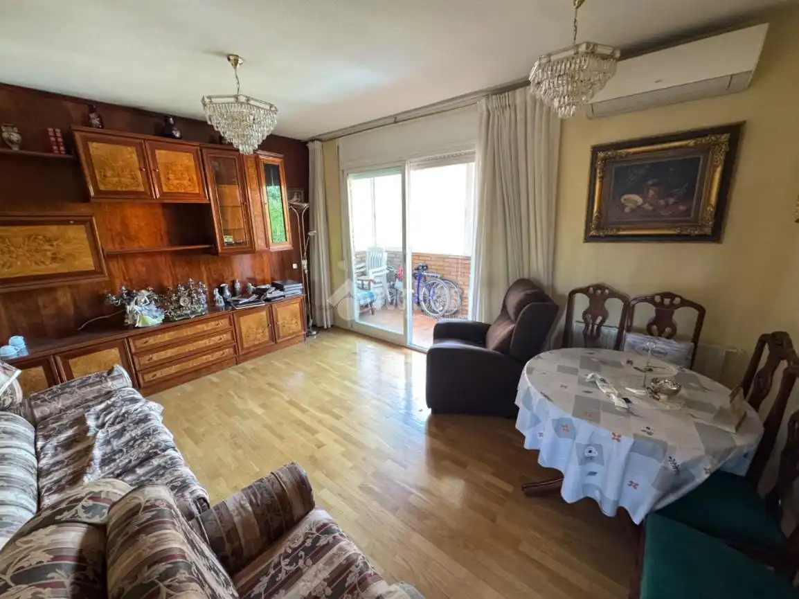 Sala d'estar de Pis en venda en Madrid amb Aire condicionat, Calefacció i Parquet