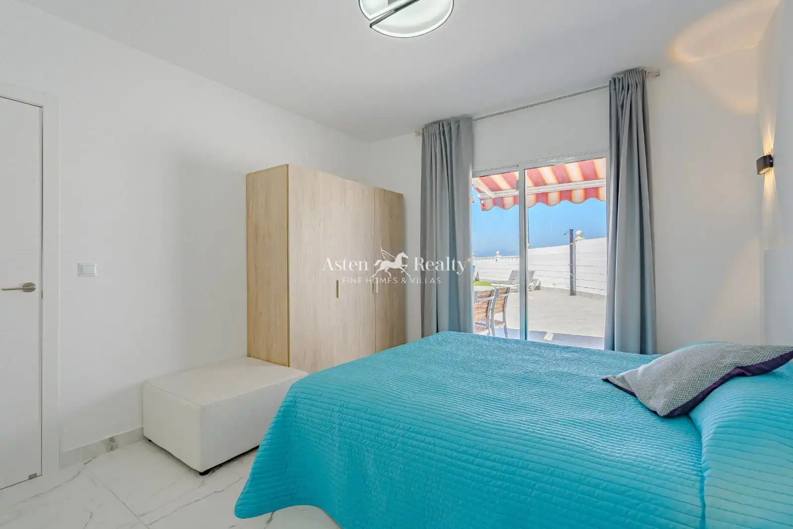 Dormitori de Casa o xalet en venda en Adeje amb Aire condicionat, Terrassa i Traster