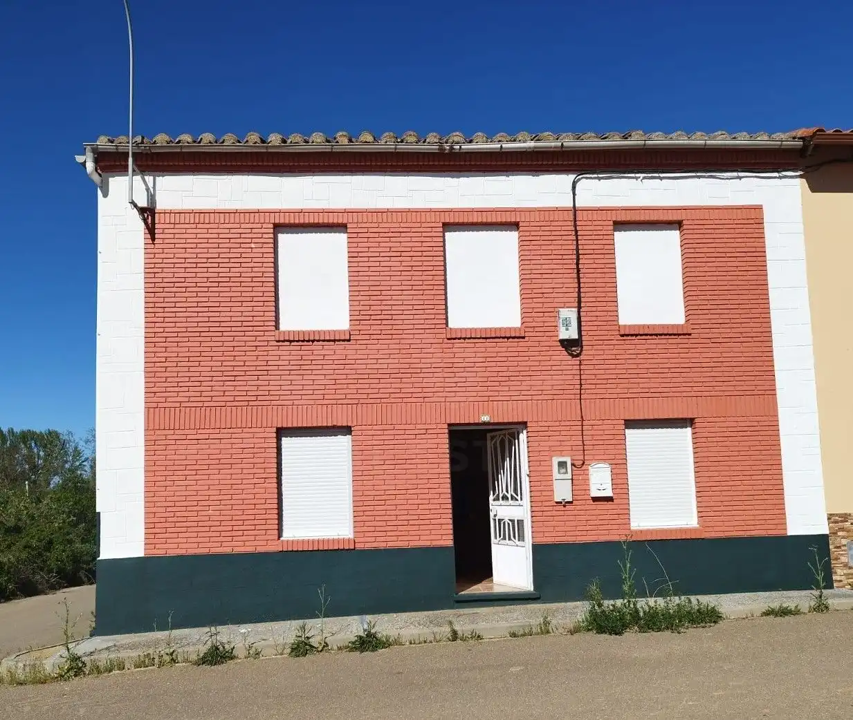 Vista exterior de Finca rústica en venda en Pajares de los Oteros amb Calefacció