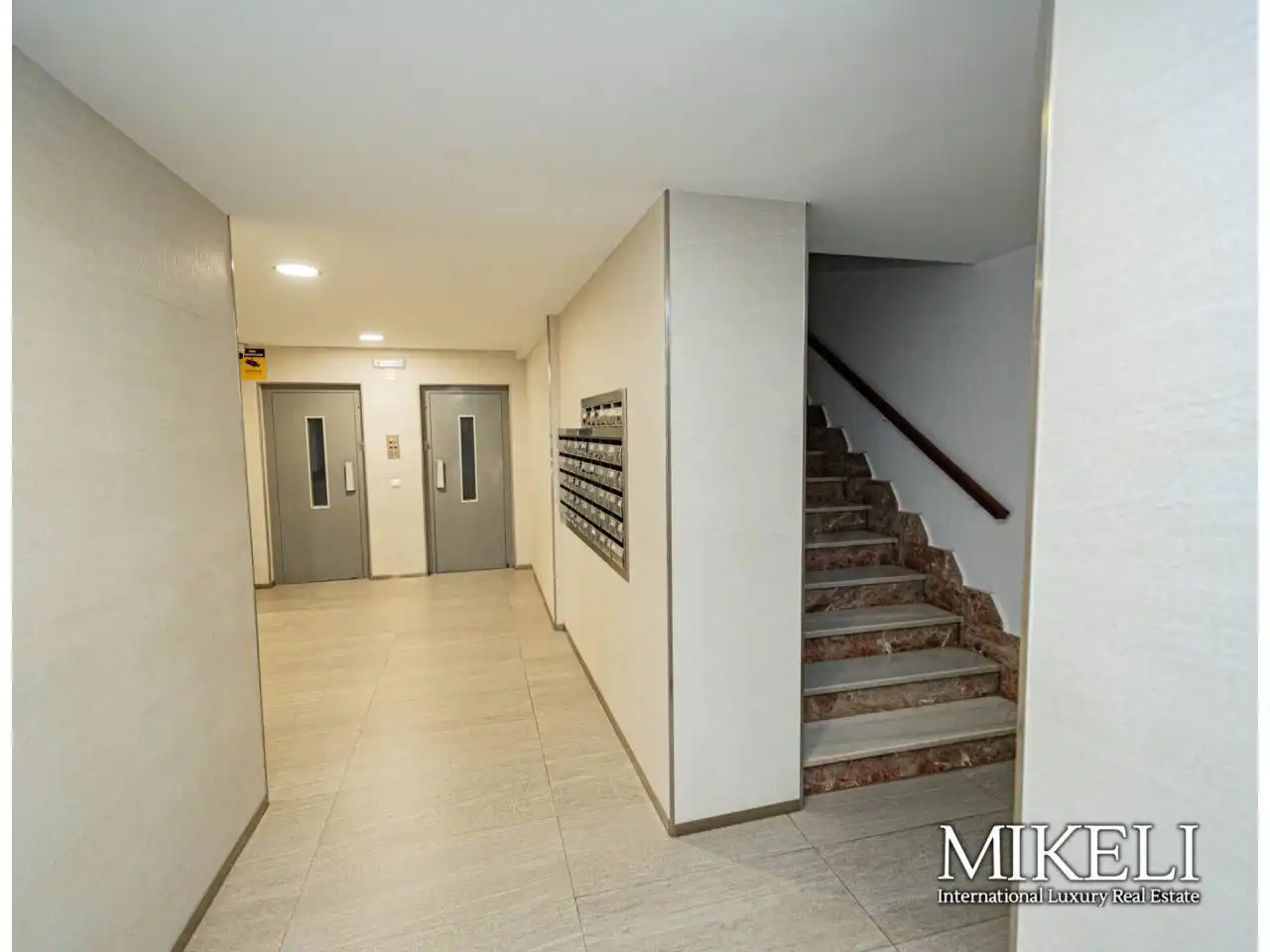 Piso en venta en Calle Vargas, Cuatro Caminos