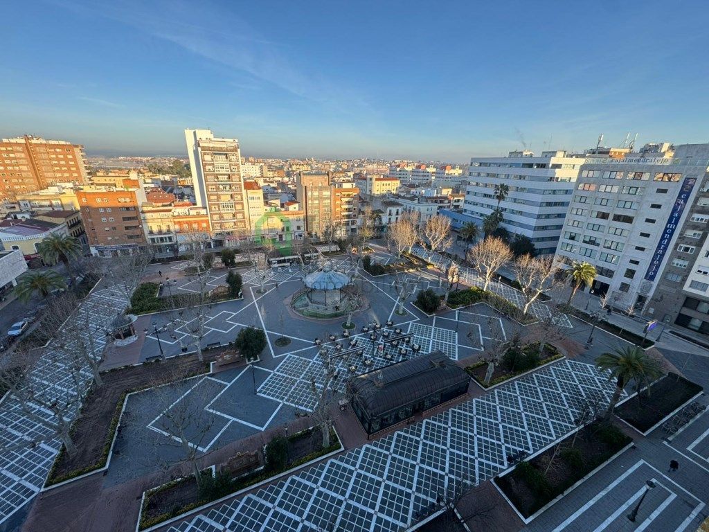 Vista exterior de Pis en venda en Badajoz Capital amb Aire condicionat i Calefacció