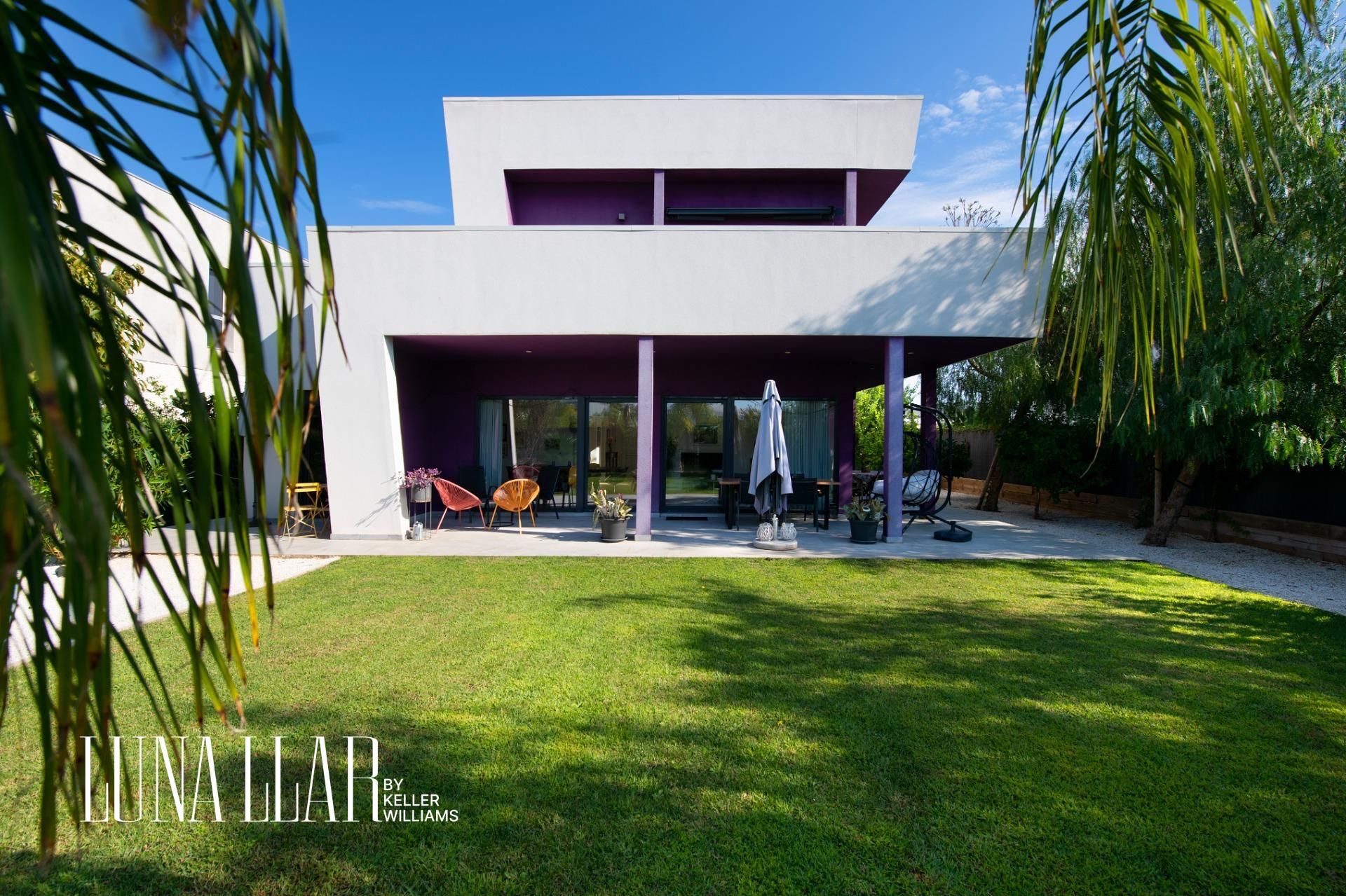 Garden of House or chalet for sale in Sitges  with Air Conditioner, Heating and Private garden