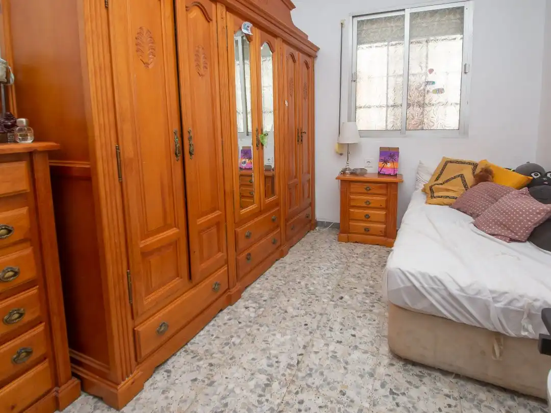 Dormitori de Planta baixa en venda en La Línea de la Concepción amb Terrassa