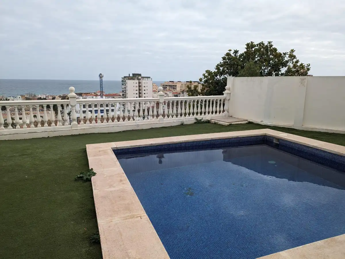 Schwimmbecken von Wohnungen zum Verkauf in Torremolinos mit Klimaanlage, Heizung und Terrasse