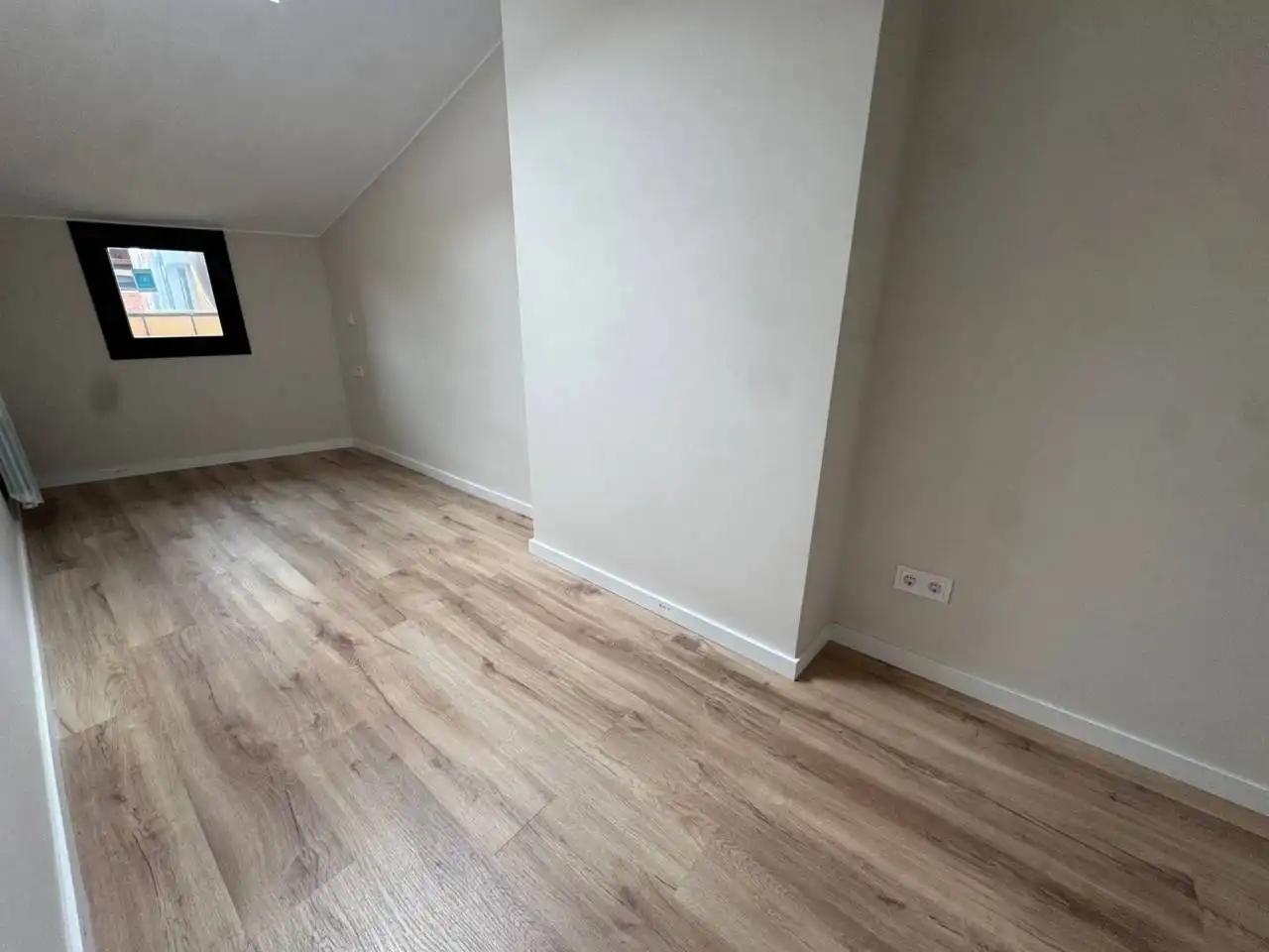 Maisonette zur Miete in Calle Josep Carner, Font Verda