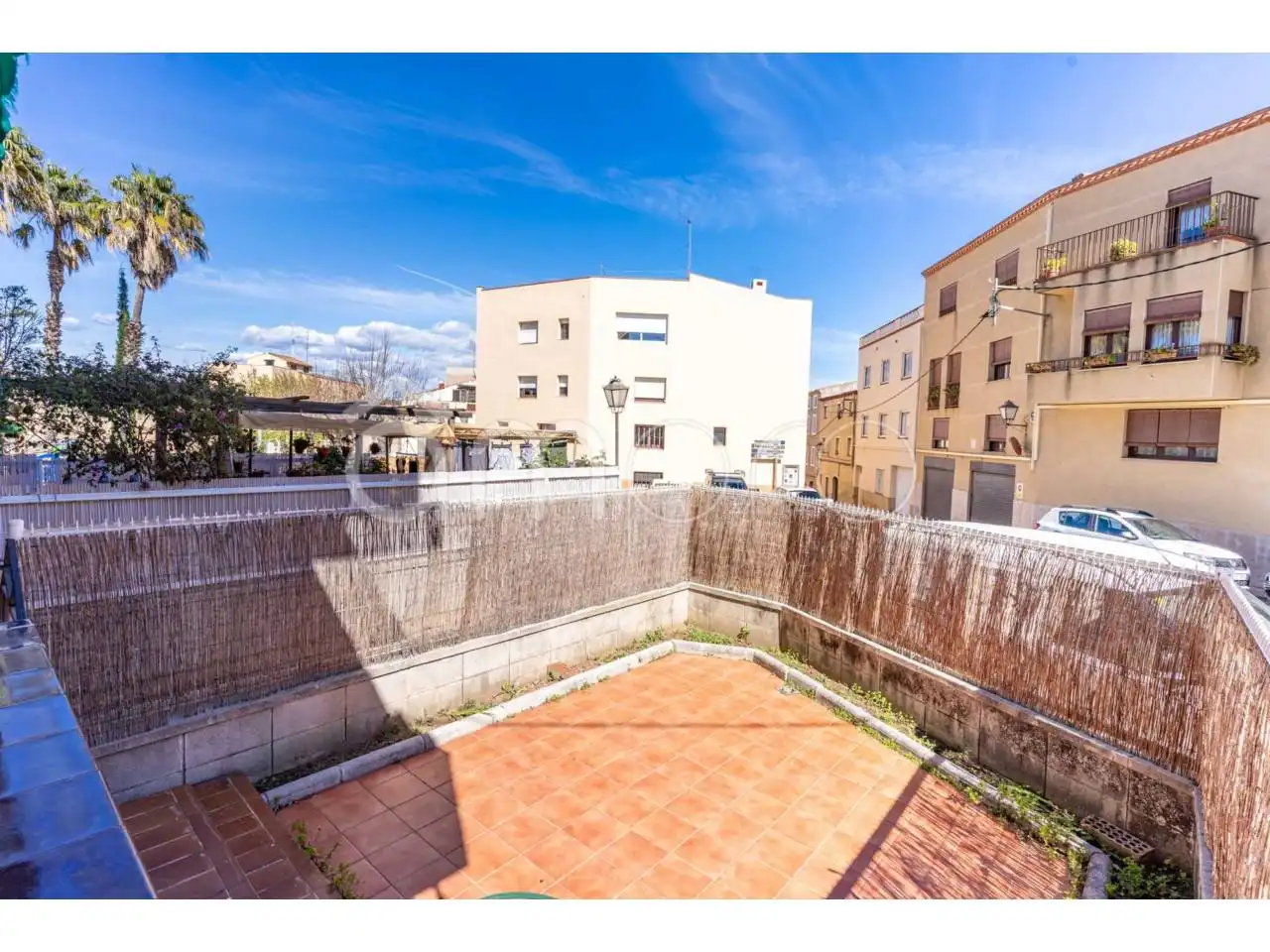 Außenansicht von Wohnung zum Verkauf in El Catllar  mit Klimaanlage, Terrasse und Abstellraum