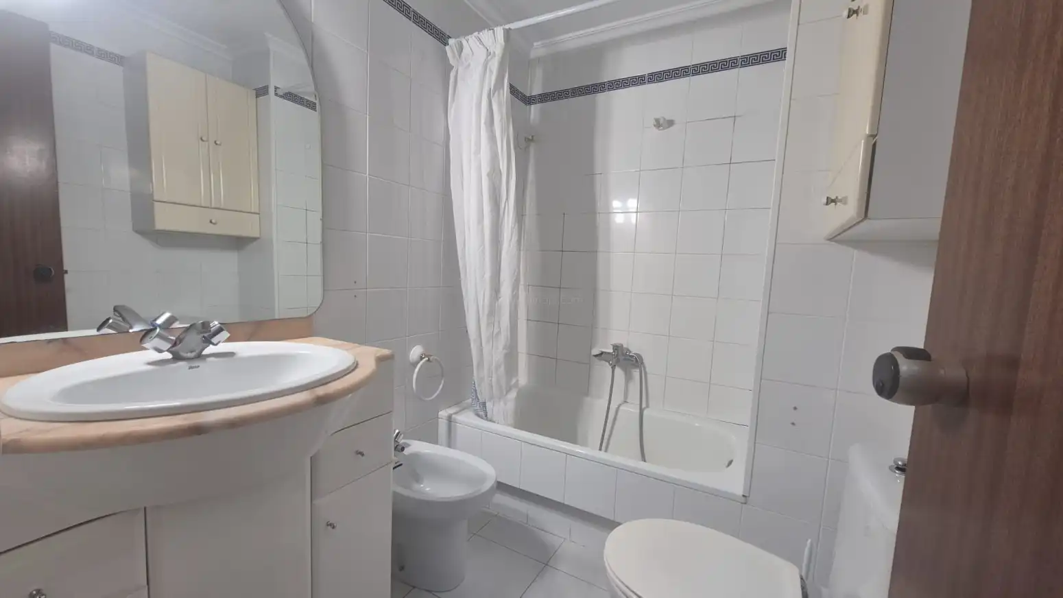 Bathroom of Flat for sale in  Logroño  with Heating, Parquet flooring and Storage room