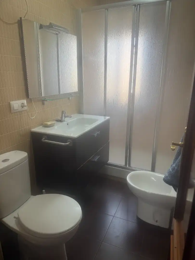 Bathroom of Flat for sale in Sevilla  with Air Conditioner, Terrace and Storage room