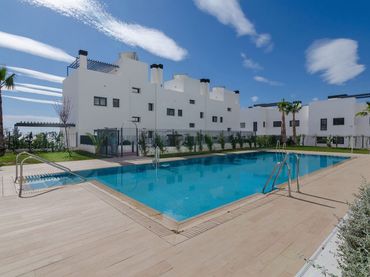 Àtic amb piscina en venda a Avenida Rocas Blancas