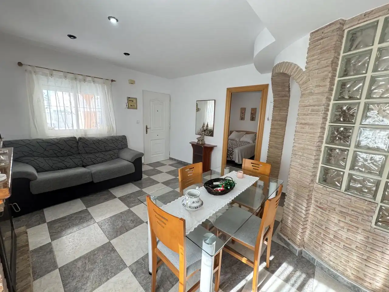 Sala d'estar de Casa o xalet en venda en Oliva amb Aire condicionat