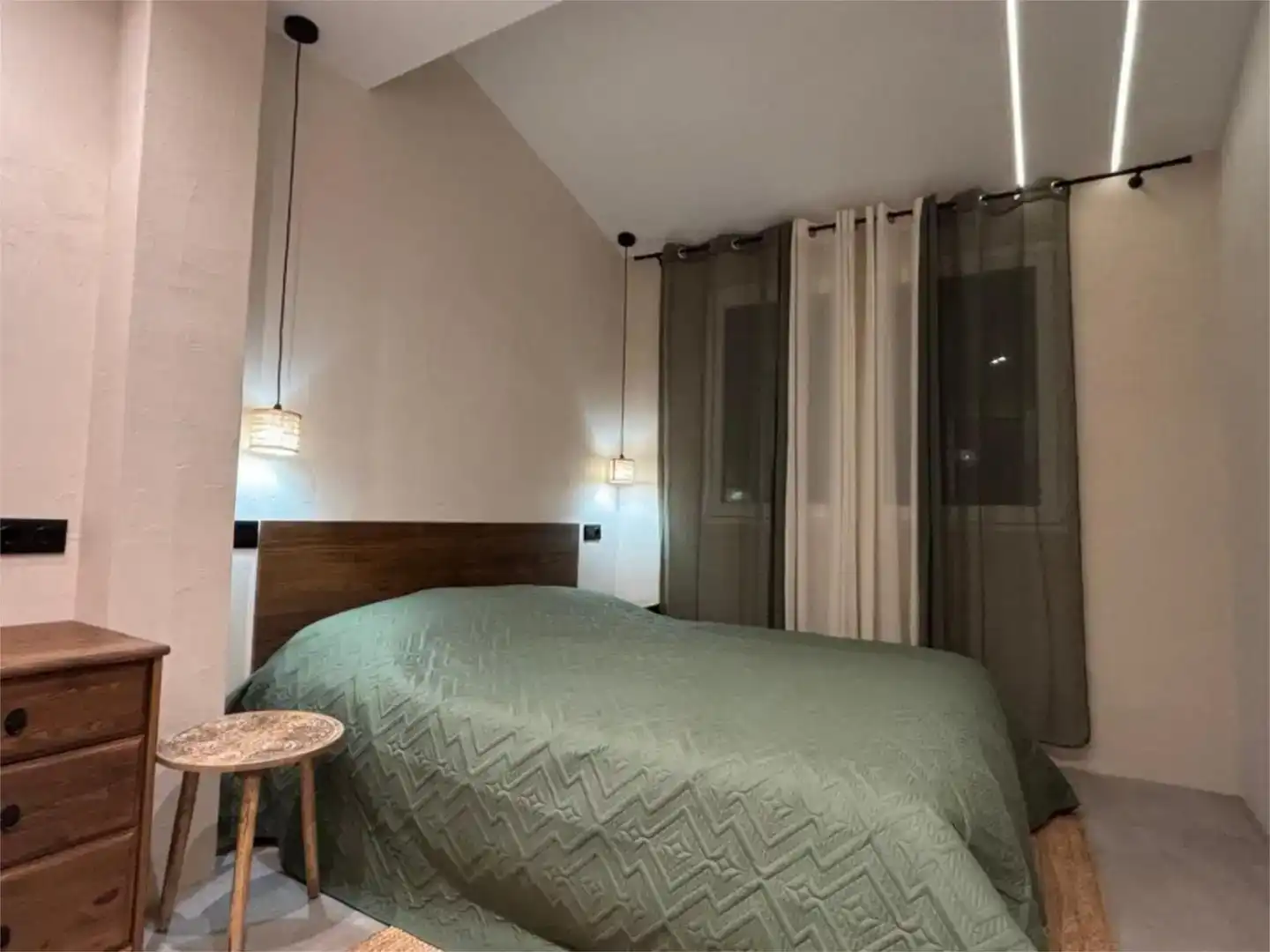 Habitación de Ático en venta en Alicante / Alacant con Aire acondicionado y Balcón