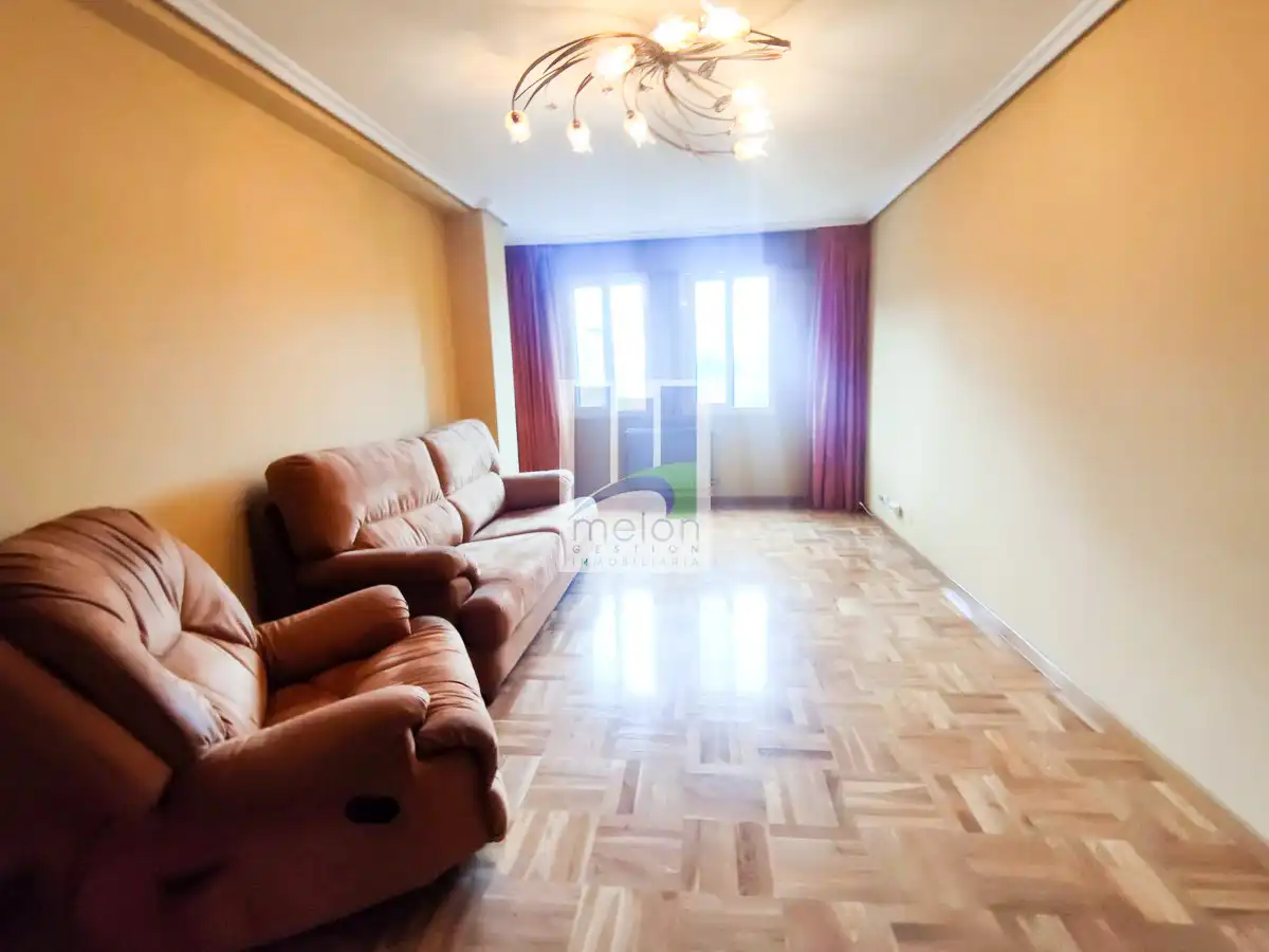 Sala d'estar de Pis en venda en Burgos Capital amb Traster