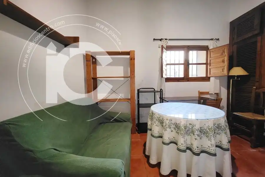 Habitación de Estudio de alquiler en Granada con Aire acondicionado