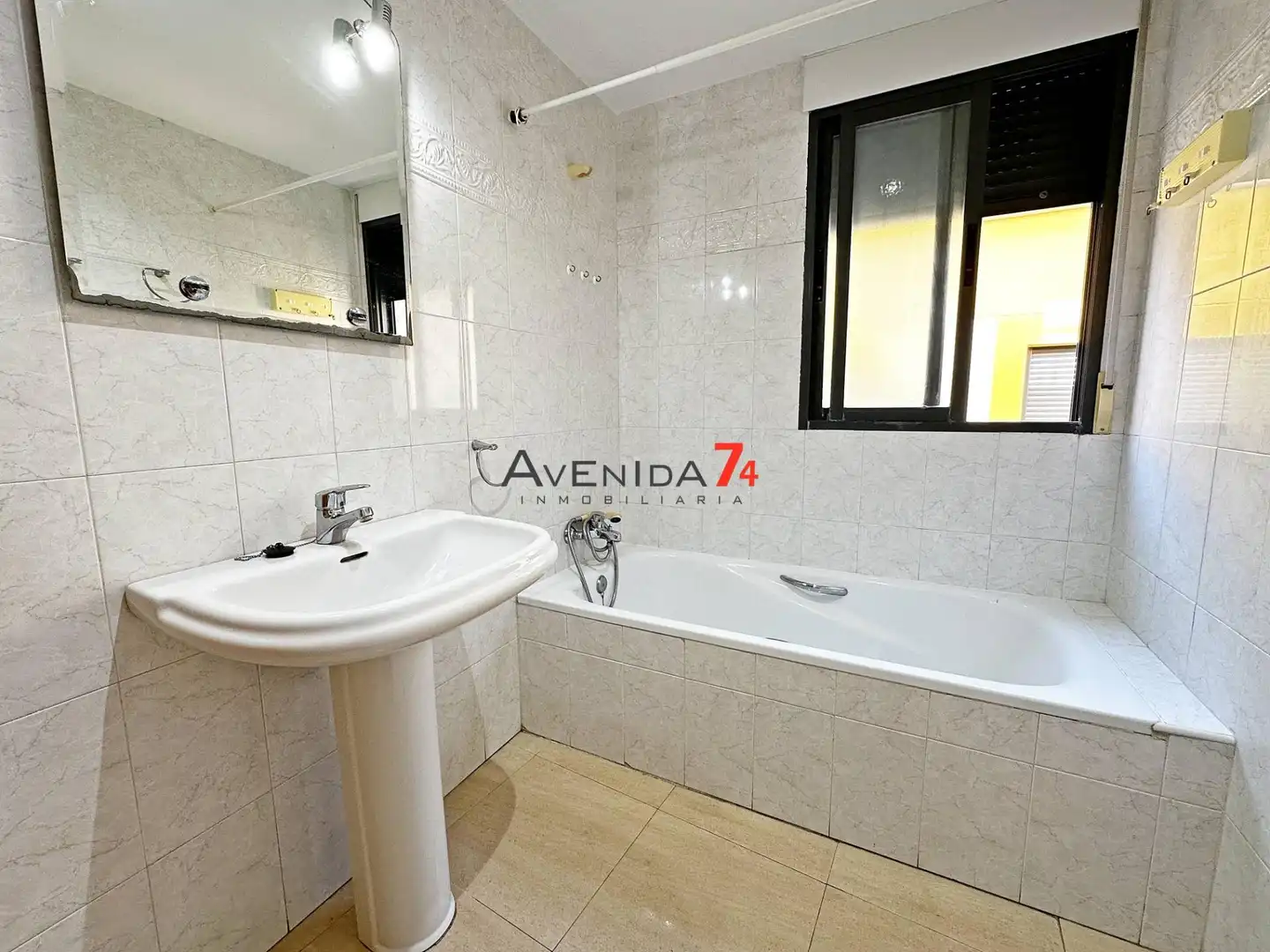 Badezimmer von Wohnungen zum Verkauf in Lorca mit Klimaanlage, Heizung und Möbliert