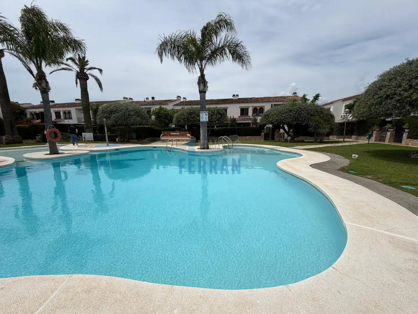 Piscina de Casa adosada en venta en Cambrils con Terraza, Trastero y Alarma