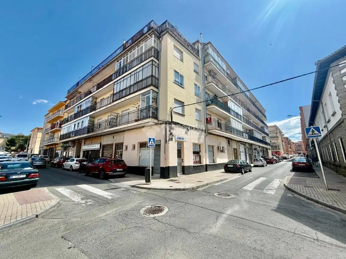 Vista exterior de Pis en venda en Ávila amb Calefacció