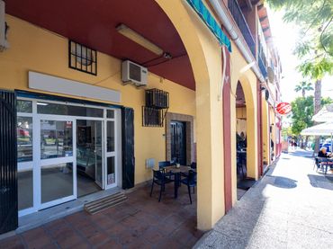 Local comercial en venda a Avenida de Enrique Martín Cuevas