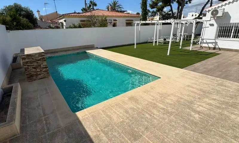 Villa avec piscine à vendre à Avenida Delfina Viudes