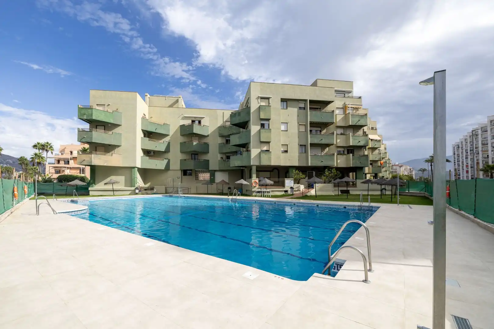 Schwimmbecken von Maisonette zum Verkauf in Salobreña mit Klimaanlage, Heizung und Terrasse
