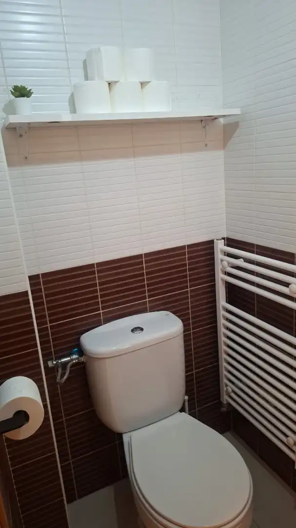 Badezimmer von Wohnung zur Miete in Zaragoza mit Heizung, Möbliert und Ofen