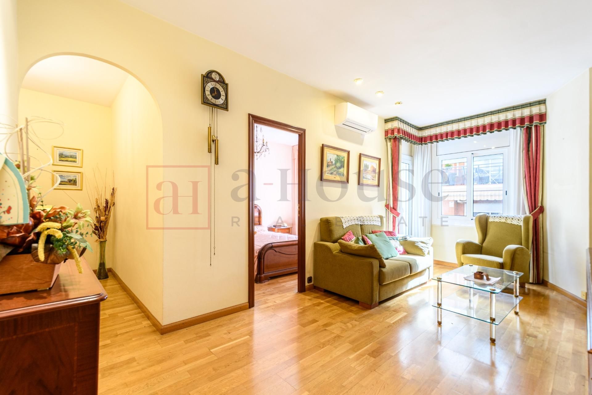 Vista exterior de Piso en venta en  Barcelona Capital con Aire acondicionado, Parquet y Terraza